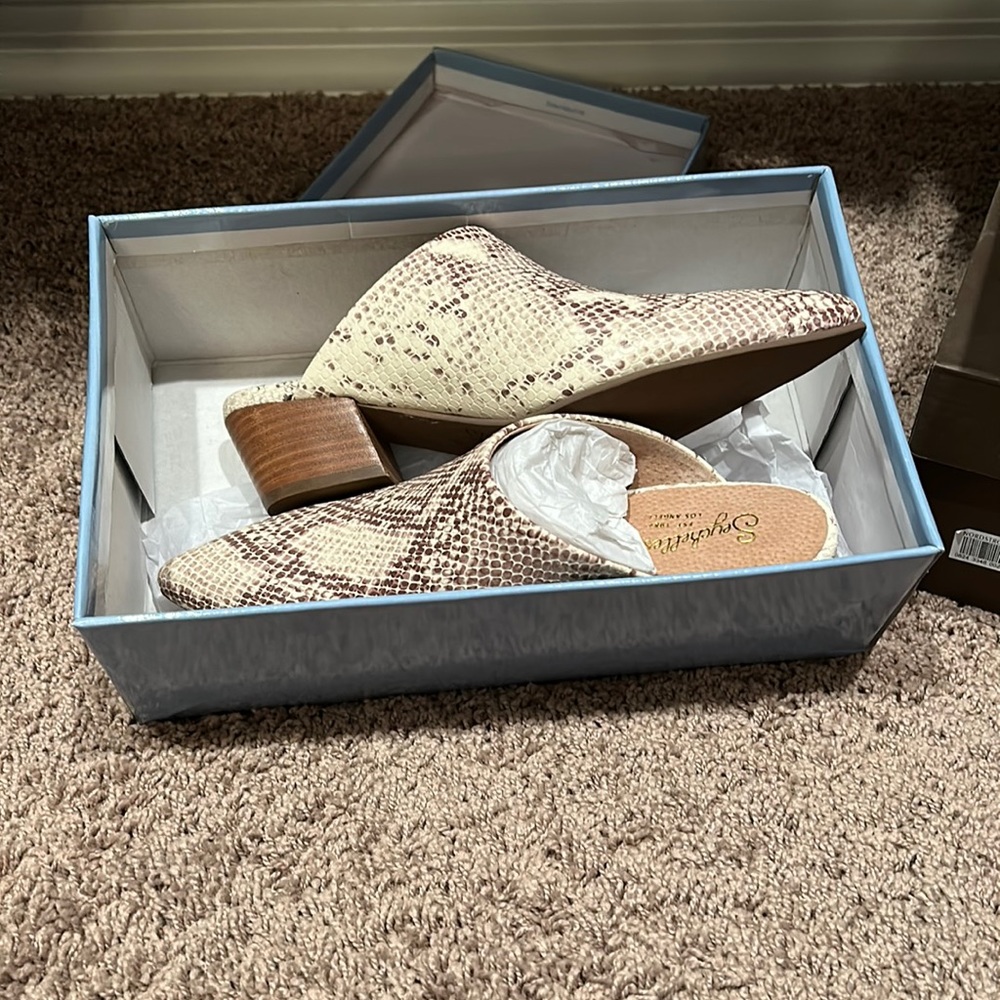 NWT SEYCHELLES mules super cute, brown, tan and beige. Size 9